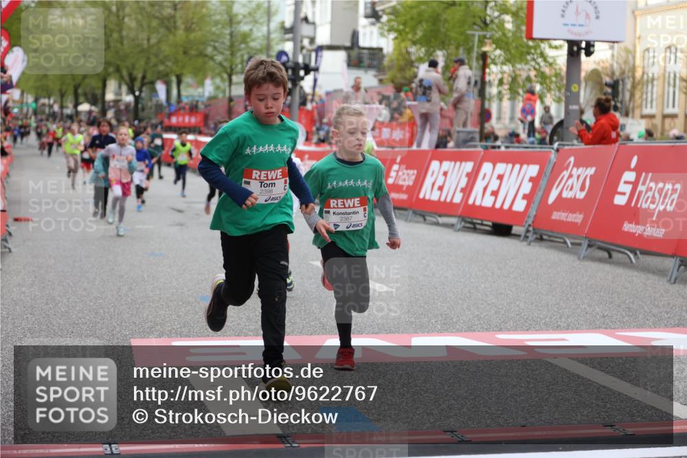 25.04.2026 - Das Zehntel Strokosch-Dieckow http://msf.ph/oto/9622767 25.04.2026 08:56:14 Ziel 1070, 1160, 1304, 1381, 1565, 1614, 1657, 2056, 2398, 2650, 2711, 2769, 2793, 3128, 3516, 3814, 3893 meine-sportfotos.de