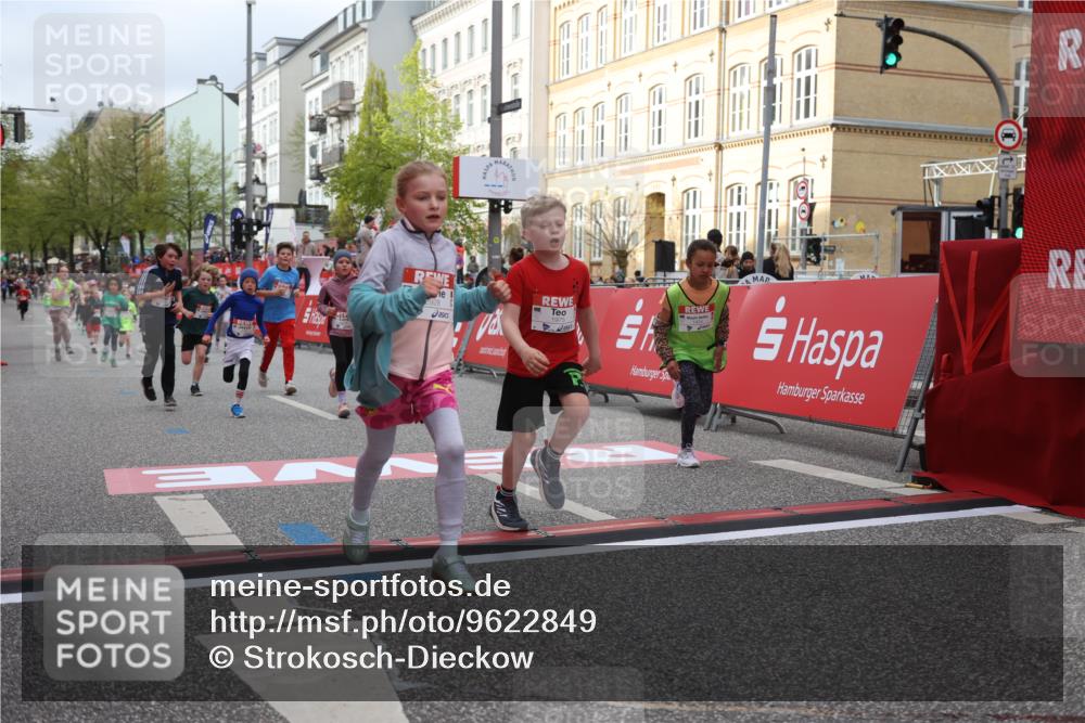 25.04.2026 - Das Zehntel Strokosch-Dieckow http://msf.ph/oto/9622849 25.04.2026 08:56:17 Ziel 1070, 1160, 1304, 1381, 1424, 1565, 1614, 1975, 2037, 2056, 2387, 2398, 2682, 2769, 3105, 3445, 3516, 3757, 3814, 3893, 4006 meine-sportfotos.de