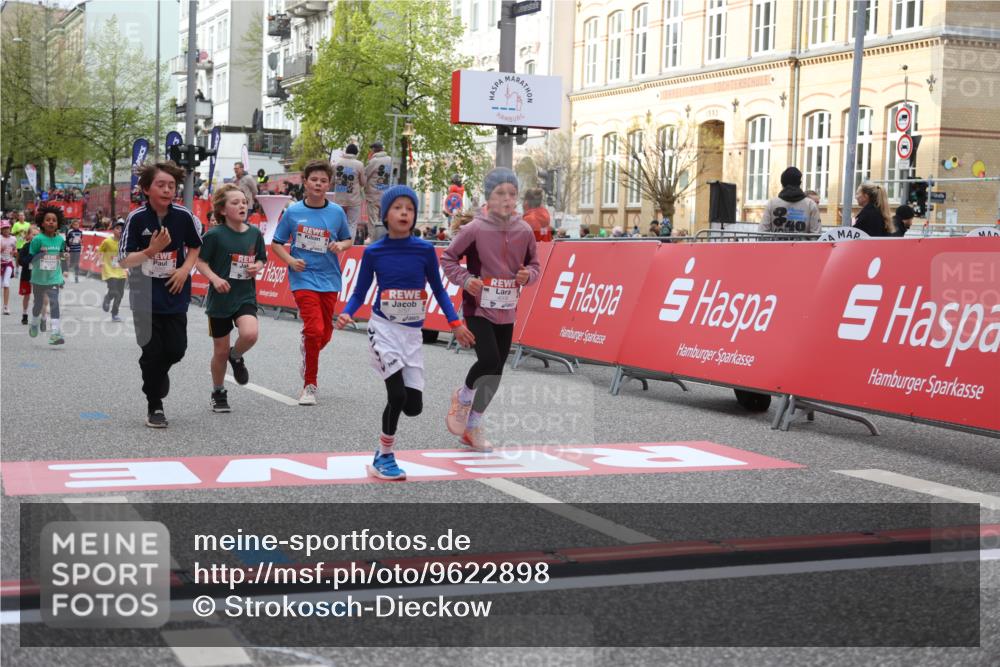25.04.2026 - Das Zehntel Strokosch-Dieckow http://msf.ph/oto/9622898 25.04.2026 08:56:18 Ziel 1056, 1070, 1160, 1424, 1565, 1614, 1975, 2037, 2056, 2387, 2398, 2682, 2769, 3105, 3445, 3516, 3757, 3814, 3893, 4006 meine-sportfotos.de