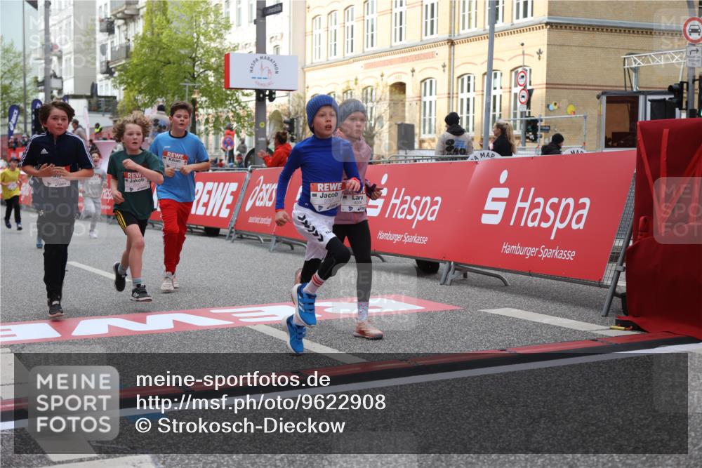 25.04.2026 - Das Zehntel Strokosch-Dieckow http://msf.ph/oto/9622908 25.04.2026 08:56:18 Ziel 1056, 1070, 1160, 1424, 1565, 1614, 1975, 2037, 2056, 2387, 2398, 2682, 2769, 3105, 3445, 3516, 3757, 3814, 3893, 4006 meine-sportfotos.de