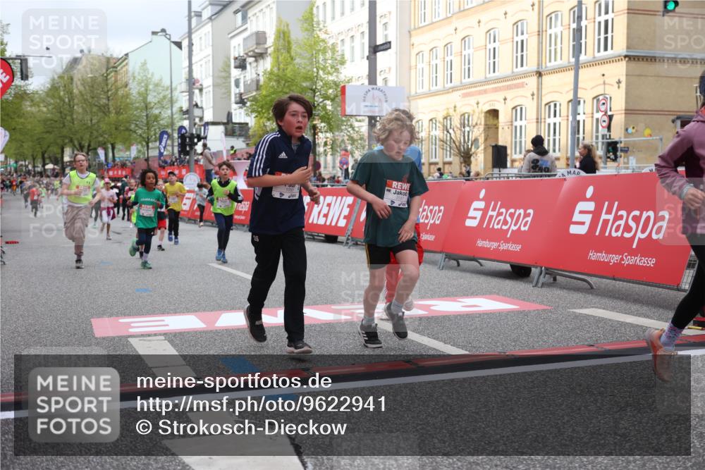 25.04.2026 - Das Zehntel Strokosch-Dieckow http://msf.ph/oto/9622941 25.04.2026 08:56:19 Ziel 1056, 1424, 1565, 1614, 1975, 2037, 2056, 2387, 2398, 2682, 2769, 2928, 3105, 3237, 3445, 3516, 3544, 3757, 3893, 4006 meine-sportfotos.de