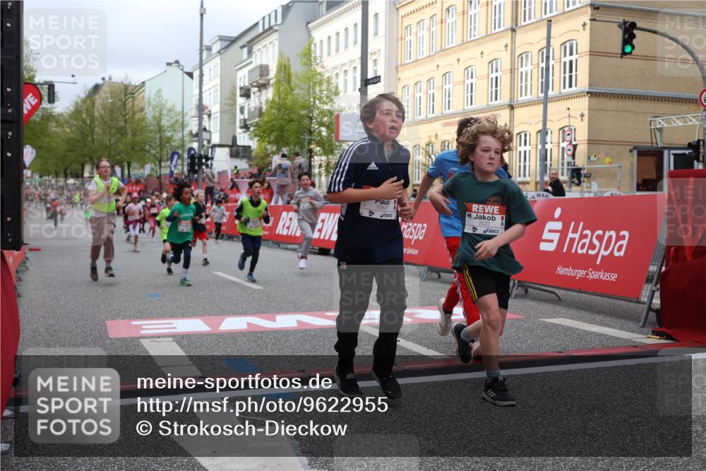 25.04.2026 - Das Zehntel Strokosch-Dieckow http://msf.ph/oto/9622955 25.04.2026 08:56:20 Ziel 1056, 1424, 1565, 1614, 1975, 2037, 2056, 2171, 2384, 2387, 2398, 2682, 2769, 2928, 3105, 3237, 3445, 3544, 3757, 3895, 4006 meine-sportfotos.de