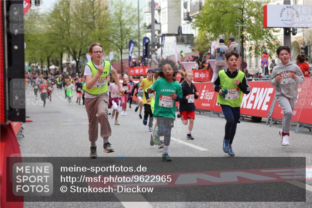 25.04.2026 - Das Zehntel Strokosch-Dieckow http://msf.ph/oto/9622965 25.04.2026 08:56:21 Ziel 1056, 1424, 1565, 1614, 1975, 2037, 2171, 2384, 2387, 2682, 2869, 2928, 3105, 3237, 3445, 3544, 3757, 3895, 4006 meine-sportfotos.de