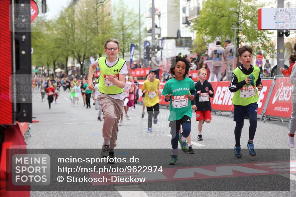 25.04.2026 - Das Zehntel Strokosch-Dieckow http://msf.ph/oto/9622974 25.04.2026 08:56:21 Ziel 1056, 1424, 1565, 1614, 1975, 2037, 2171, 2384, 2387, 2682, 2869, 2928, 3105, 3237, 3445, 3544, 3757, 3895, 4006 meine-sportfotos.de
