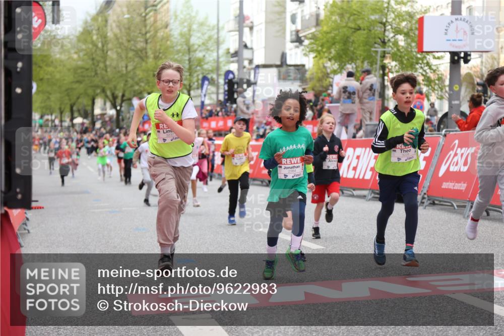 25.04.2026 - Das Zehntel Strokosch-Dieckow http://msf.ph/oto/9622983 25.04.2026 08:56:21 Ziel 1056, 1424, 1565, 1614, 1975, 2037, 2171, 2384, 2387, 2682, 2869, 2928, 3105, 3237, 3445, 3544, 3757, 3895, 4006 meine-sportfotos.de