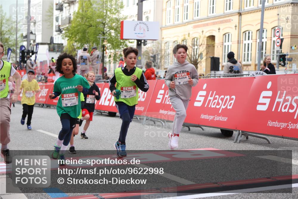 25.04.2026 - Das Zehntel Strokosch-Dieckow http://msf.ph/oto/9622998 25.04.2026 08:56:21 Ziel 1056, 1424, 1565, 1614, 1975, 2037, 2171, 2384, 2387, 2682, 2869, 2928, 3105, 3237, 3445, 3544, 3757, 3895, 4006 meine-sportfotos.de