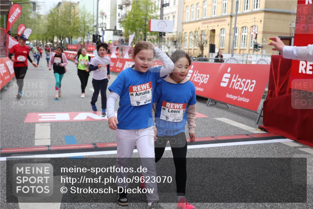 25.04.2026 - Das Zehntel Strokosch-Dieckow http://msf.ph/oto/9623070 25.04.2026 09:14:59 Ziel 1112, 1120, 2092, 2107, 4073 meine-sportfotos.de