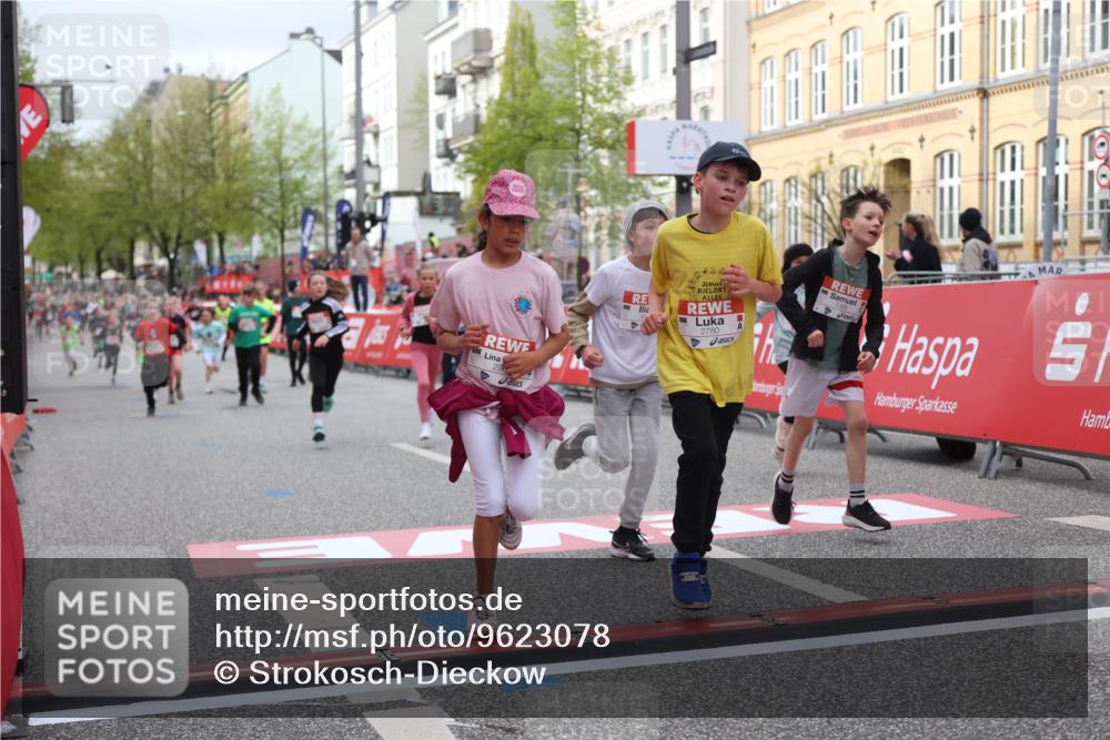 25.04.2026 - Das Zehntel Strokosch-Dieckow http://msf.ph/oto/9623078 25.04.2026 08:56:25 Ziel 1050, 1056, 1123, 1365, 2037, 2171, 2384, 2780, 2869, 2928, 2964, 3228, 3237, 3445, 3536, 3544, 3895, 3980 meine-sportfotos.de