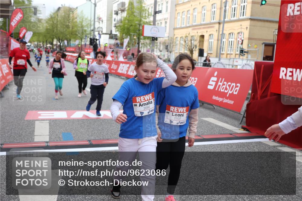 25.04.2026 - Das Zehntel Strokosch-Dieckow http://msf.ph/oto/9623086 25.04.2026 09:14:59 Ziel 1112, 1120, 2092, 2107, 4073 meine-sportfotos.de