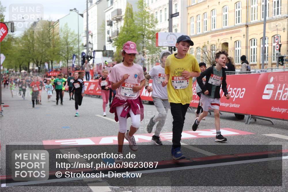 25.04.2026 - Das Zehntel Strokosch-Dieckow http://msf.ph/oto/9623087 25.04.2026 08:56:25 Ziel 1050, 1056, 1123, 1365, 2037, 2171, 2384, 2780, 2869, 2928, 2964, 3228, 3237, 3445, 3536, 3544, 3895, 3980 meine-sportfotos.de