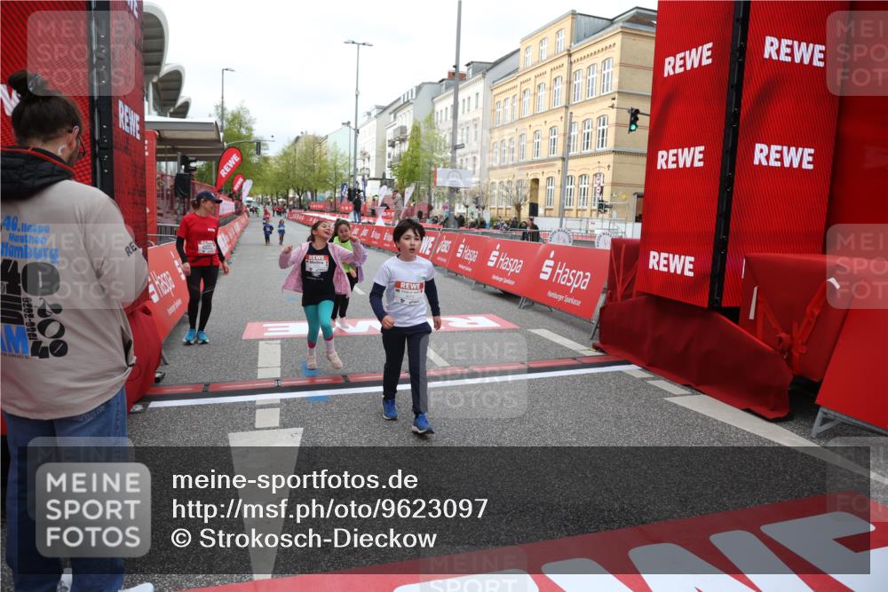 25.04.2026 - Das Zehntel Strokosch-Dieckow http://msf.ph/oto/9623097 25.04.2026 09:15:01 Ziel 1112, 1120, 2092, 2107, 4073 meine-sportfotos.de