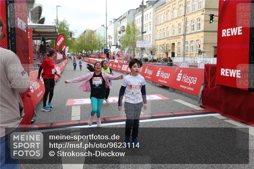 25.04.2026 - Das Zehntel Strokosch-Dieckow http://msf.ph/oto/9623114 25.04.2026 09:15:01 Ziel 1112, 1120, 2092, 2107, 4073 meine-sportfotos.de