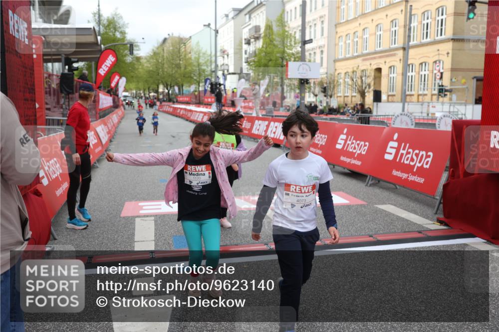 25.04.2026 - Das Zehntel Strokosch-Dieckow http://msf.ph/oto/9623140 25.04.2026 09:15:01 Ziel 1112, 1120, 2092, 2107, 4073 meine-sportfotos.de