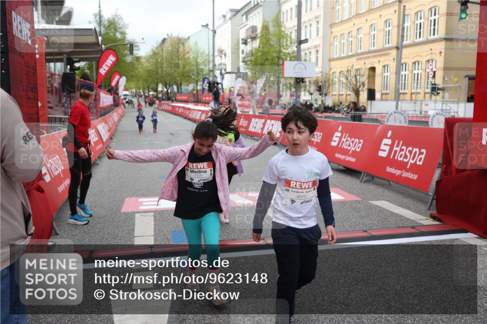 25.04.2026 - Das Zehntel Strokosch-Dieckow http://msf.ph/oto/9623148 25.04.2026 09:15:01 Ziel 1112, 1120, 2092, 2107, 4073 meine-sportfotos.de