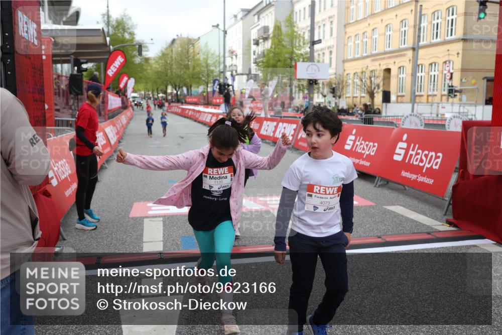 25.04.2026 - Das Zehntel Strokosch-Dieckow http://msf.ph/oto/9623166 25.04.2026 09:15:01 Ziel 1112, 1120, 2092, 2107, 4073 meine-sportfotos.de