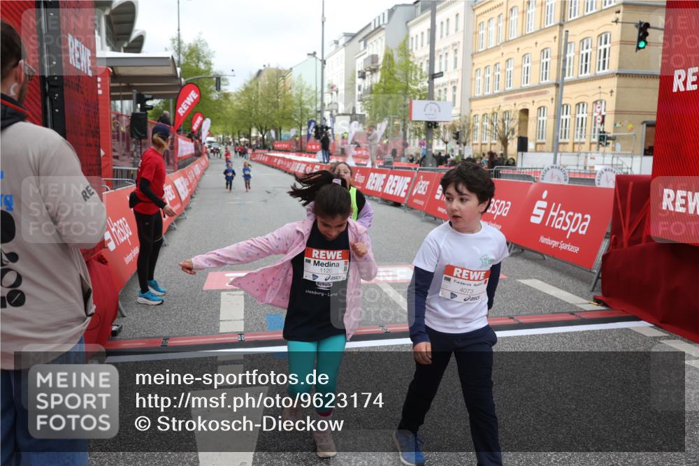 25.04.2026 - Das Zehntel Strokosch-Dieckow http://msf.ph/oto/9623174 25.04.2026 09:15:02 Ziel 1112, 1120, 2092, 2107, 4073 meine-sportfotos.de