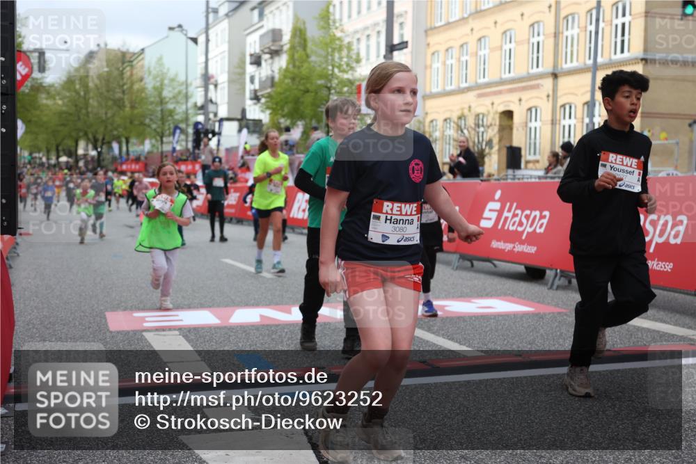 25.04.2026 - Das Zehntel Strokosch-Dieckow http://msf.ph/oto/9623252 25.04.2026 08:56:31 Ziel 1008, 1123, 1365, 1875, 1898, 2196, 2207, 2319, 2494, 2527, 2686, 3080, 3228, 3234, 3275, 3536, 3980, 4035 meine-sportfotos.de