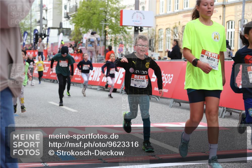 25.04.2026 - Das Zehntel Strokosch-Dieckow http://msf.ph/oto/9623316 25.04.2026 08:56:34 Ziel 1008, 1388, 1875, 1898, 2071, 2196, 2207, 2319, 2494, 2527, 2686, 3080, 3101, 3234, 3275, 3354, 3360, 3875, 4035 meine-sportfotos.de