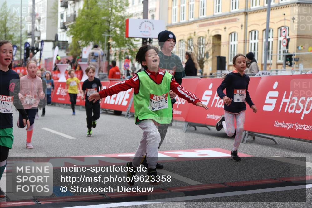 25.04.2026 - Das Zehntel Strokosch-Dieckow http://msf.ph/oto/9623358 25.04.2026 08:56:36 Ziel 1008, 1155, 1388, 1575, 1638, 1875, 1898, 2002, 2071, 2108, 2196, 2207, 2319, 2494, 2527, 2686, 3080, 3101, 3234, 3275, 3354, 3360, 3875, 4035 meine-sportfotos.de