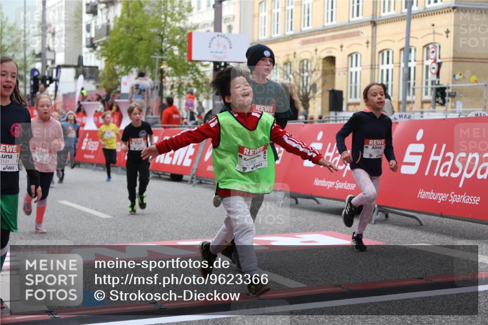 25.04.2026 - Das Zehntel Strokosch-Dieckow http://msf.ph/oto/9623366 25.04.2026 08:56:36 Ziel 1008, 1155, 1388, 1575, 1638, 1875, 1898, 2002, 2071, 2108, 2196, 2207, 2319, 2494, 2527, 2686, 3080, 3101, 3234, 3275, 3354, 3360, 3875, 4035 meine-sportfotos.de
