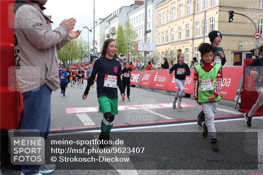 25.04.2026 - Das Zehntel Strokosch-Dieckow http://msf.ph/oto/9623407 25.04.2026 08:56:36 Ziel 1008, 1155, 1388, 1575, 1638, 1875, 1898, 2002, 2071, 2108, 2196, 2207, 2319, 2494, 2527, 2686, 3080, 3101, 3234, 3275, 3354, 3360, 3875, 4035 meine-sportfotos.de