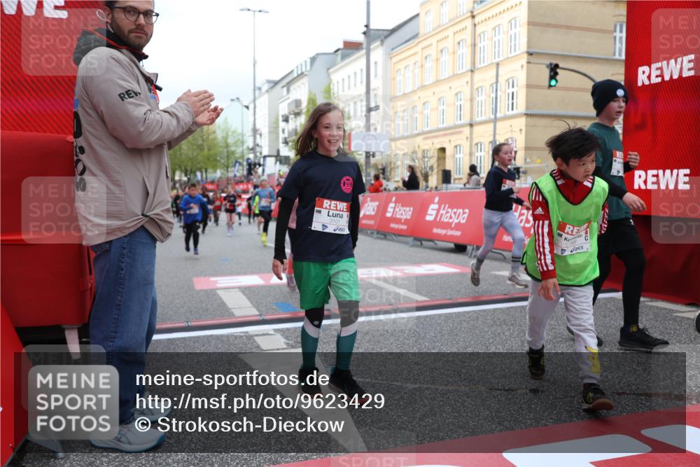 25.04.2026 - Das Zehntel Strokosch-Dieckow http://msf.ph/oto/9623429 25.04.2026 08:56:37 Ziel 1155, 1388, 1575, 1638, 1639, 1875, 1898, 1963, 1968, 2002, 2071, 2108, 2196, 2207, 2319, 2494, 2686, 3101, 3234, 3275, 3354, 3360, 3875, 3975, 4035 meine-sportfotos.de