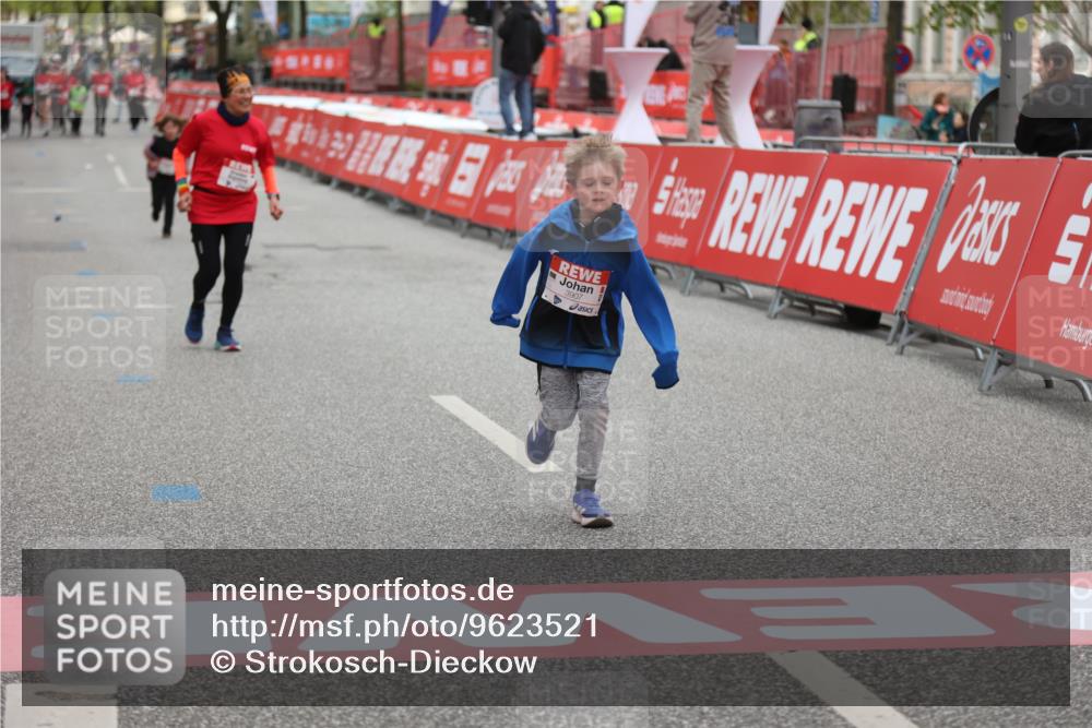 25.04.2026 - Das Zehntel Strokosch-Dieckow http://msf.ph/oto/9623521 25.04.2026 09:15:16 Ziel 2106, 3907 meine-sportfotos.de