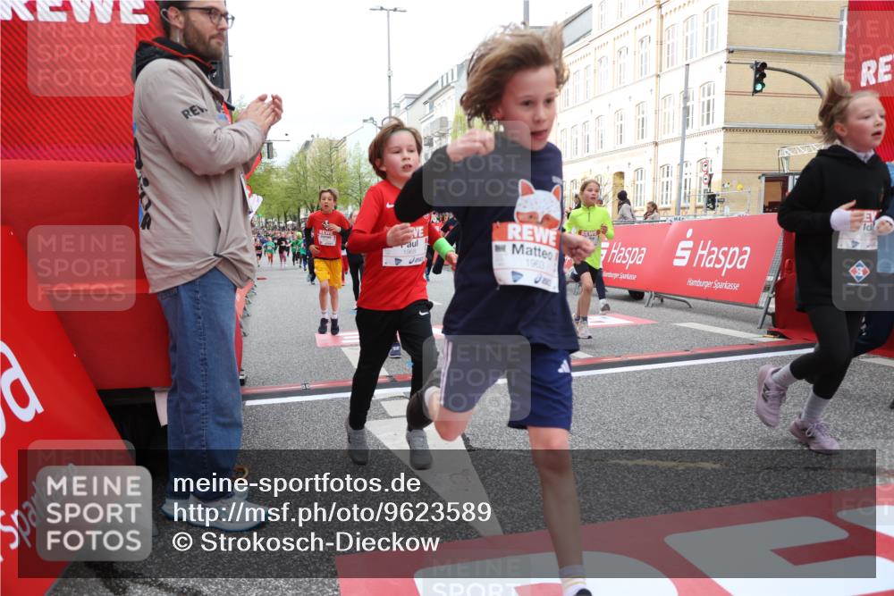 25.04.2026 - Das Zehntel Strokosch-Dieckow http://msf.ph/oto/9623589 25.04.2026 08:56:40 Ziel 1155, 1302, 1388, 1575, 1638, 1639, 1645, 1828, 1877, 1963, 1968, 2002, 2071, 2108, 2565, 2594, 2615, 2669, 3002, 3101, 3354, 3360, 3520, 3526, 3844, 3849, 3875, 3975, 4058 meine-sportfotos.de