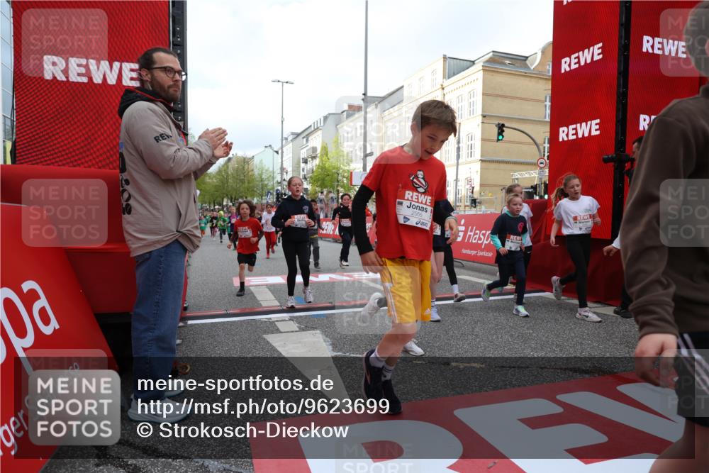 25.04.2026 - Das Zehntel Strokosch-Dieckow http://msf.ph/oto/9623699 25.04.2026 08:56:42 Ziel 1155, 1302, 1316, 1575, 1638, 1639, 1645, 1717, 1740, 1828, 1877, 1963, 1968, 2002, 2071, 2108, 2296, 2565, 2594, 2615, 2669, 2895, 3002, 3354, 3360, 3520, 3526, 3844, 3849, 3975, 4058 meine-sportfotos.de