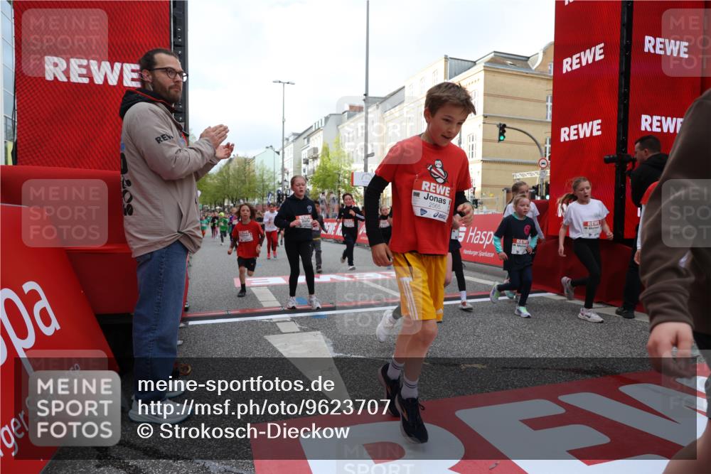 25.04.2026 - Das Zehntel Strokosch-Dieckow http://msf.ph/oto/9623707 25.04.2026 08:56:42 Ziel 1155, 1302, 1316, 1575, 1638, 1639, 1645, 1717, 1740, 1828, 1877, 1963, 1968, 2002, 2071, 2108, 2296, 2565, 2594, 2615, 2669, 2895, 3002, 3354, 3360, 3520, 3526, 3844, 3849, 3975, 4058 meine-sportfotos.de