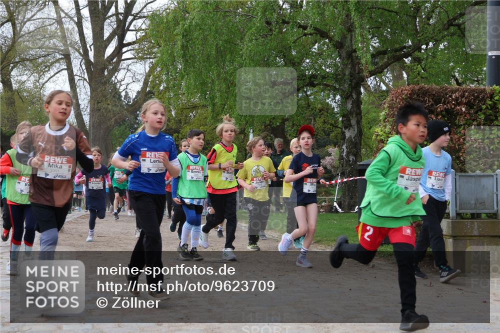 25.04.2026 - Das Zehntel Zöllner http://msf.ph/oto/9623709 25.04.2026 07:42:32 Laufen 3361, 3355, 2 meine-sportfotos.de