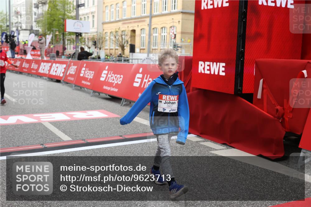 25.04.2026 - Das Zehntel Strokosch-Dieckow http://msf.ph/oto/9623713 25.04.2026 09:15:18 Ziel 2106, 3907 meine-sportfotos.de