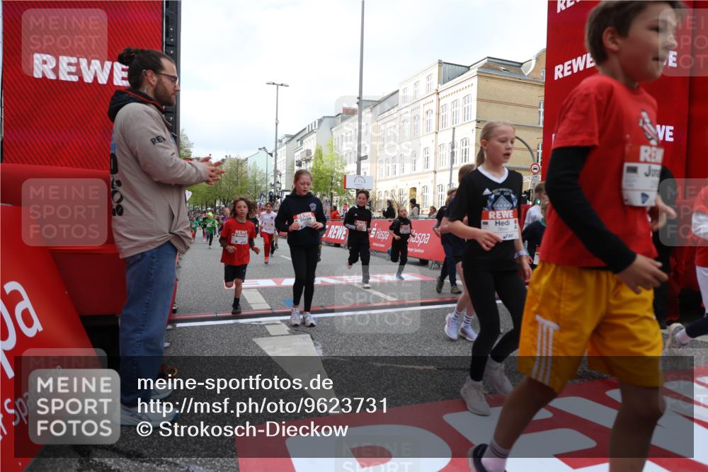 25.04.2026 - Das Zehntel Strokosch-Dieckow http://msf.ph/oto/9623731 25.04.2026 08:56:43 Ziel 1155, 1302, 1316, 1575, 1638, 1639, 1645, 1717, 1740, 1828, 1877, 1963, 1968, 2002, 2108, 2296, 2565, 2594, 2615, 2669, 2895, 3002, 3520, 3526, 3844, 3847, 3849, 3963, 3975, 4058 meine-sportfotos.de