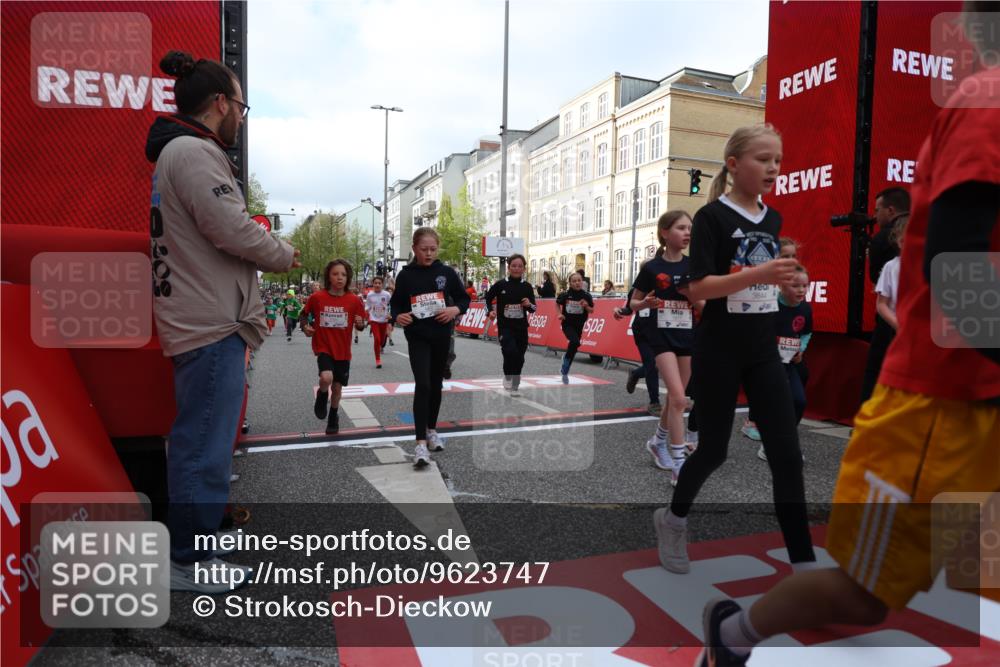 25.04.2026 - Das Zehntel Strokosch-Dieckow http://msf.ph/oto/9623747 25.04.2026 08:56:43 Ziel 1155, 1302, 1316, 1575, 1638, 1639, 1645, 1717, 1740, 1828, 1877, 1963, 1968, 2002, 2108, 2296, 2565, 2594, 2615, 2669, 2895, 3002, 3520, 3526, 3844, 3847, 3849, 3963, 3975, 4058 meine-sportfotos.de