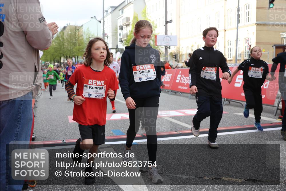 25.04.2026 - Das Zehntel Strokosch-Dieckow http://msf.ph/oto/9623754 25.04.2026 08:56:44 Ziel 1113, 1302, 1316, 1575, 1638, 1639, 1645, 1649, 1717, 1740, 1828, 1877, 1963, 1968, 2002, 2108, 2296, 2565, 2594, 2615, 2669, 2895, 3002, 3520, 3526, 3844, 3847, 3849, 3963, 3975, 4058 meine-sportfotos.de