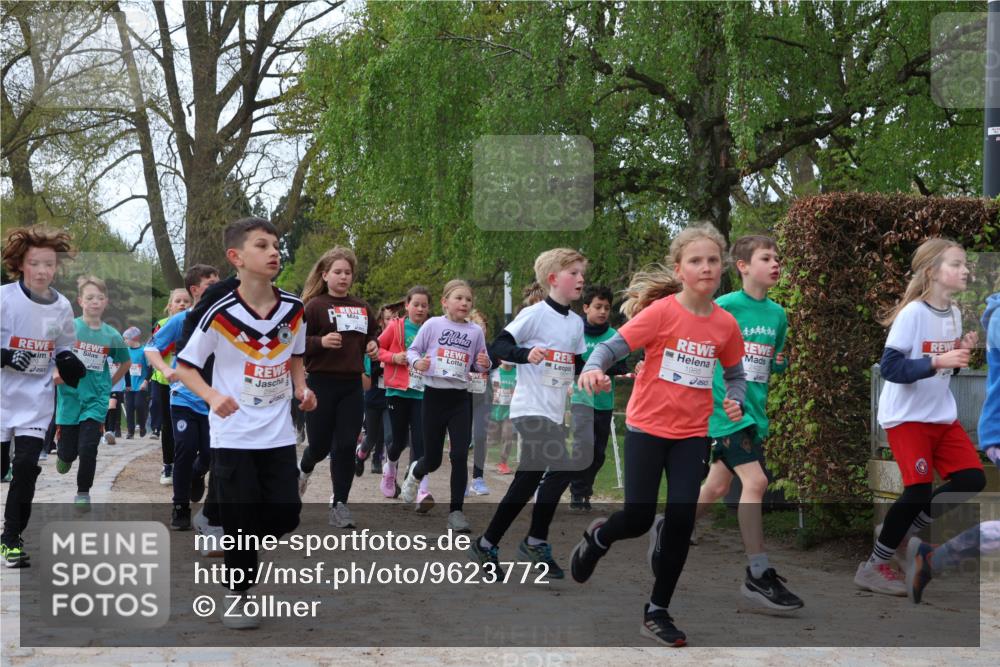 25.04.2026 - Das Zehntel Zöllner http://msf.ph/oto/9623772 25.04.2026 07:42:36 Laufen 2940, 1985 meine-sportfotos.de
