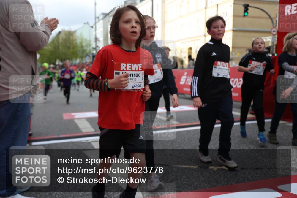 25.04.2026 - Das Zehntel Strokosch-Dieckow http://msf.ph/oto/9623778 25.04.2026 08:56:44 Ziel 1113, 1302, 1316, 1575, 1638, 1639, 1645, 1649, 1717, 1740, 1828, 1877, 1963, 1968, 2002, 2108, 2296, 2565, 2594, 2615, 2669, 2895, 3002, 3520, 3526, 3844, 3847, 3849, 3963, 3975, 4058 meine-sportfotos.de