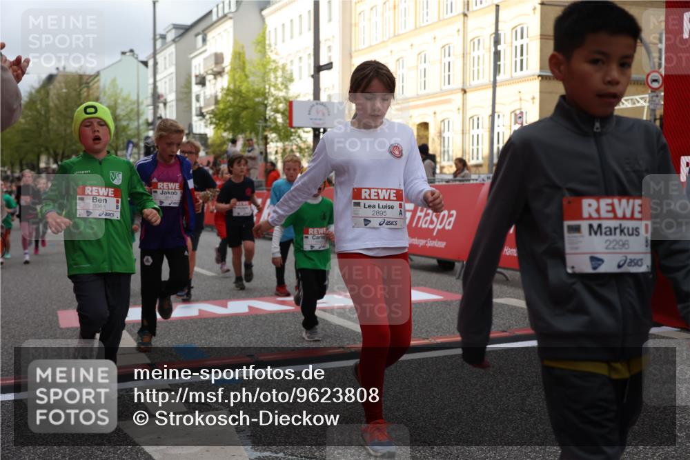 25.04.2026 - Das Zehntel Strokosch-Dieckow http://msf.ph/oto/9623808 25.04.2026 08:56:46 Ziel 1113, 1131, 1302, 1316, 1645, 1649, 1717, 1740, 1828, 1877, 1959, 2296, 2463, 2474, 2478, 2565, 2594, 2615, 2669, 2895, 3002, 3059, 3520, 3526, 3745, 3844, 3847, 3849, 3963, 4058 meine-sportfotos.de