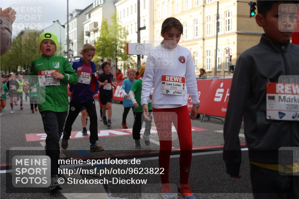 25.04.2026 - Das Zehntel Strokosch-Dieckow http://msf.ph/oto/9623822 25.04.2026 08:56:46 Ziel 1113, 1131, 1302, 1316, 1645, 1649, 1717, 1740, 1828, 1877, 1959, 2296, 2463, 2474, 2478, 2565, 2594, 2615, 2669, 2895, 3002, 3059, 3520, 3526, 3745, 3844, 3847, 3849, 3963, 4058 meine-sportfotos.de