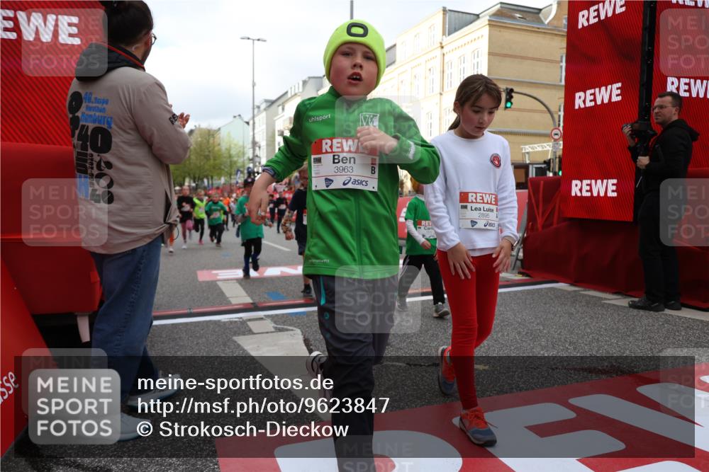 25.04.2026 - Das Zehntel Strokosch-Dieckow http://msf.ph/oto/9623847 25.04.2026 08:56:47 Ziel 1004, 1113, 1131, 1302, 1316, 1645, 1649, 1717, 1740, 1828, 1877, 1959, 2078, 2296, 2463, 2474, 2478, 2565, 2594, 2606, 2615, 2895, 3002, 3059, 3093, 3196, 3206, 3520, 3526, 3745, 3844, 3847, 3891, 3963 meine-sportfotos.de