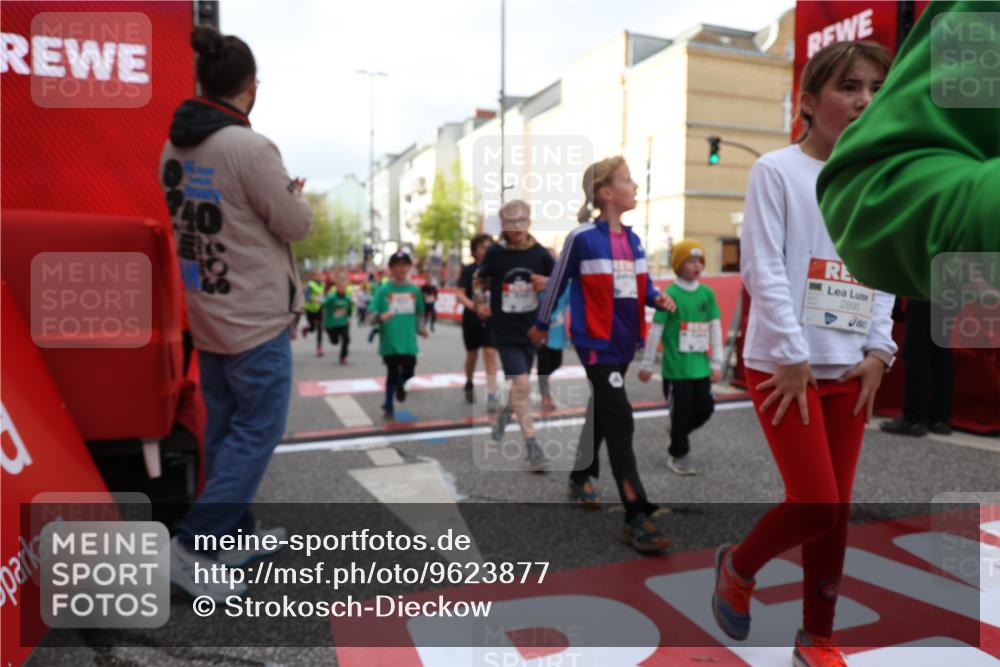 25.04.2026 - Das Zehntel Strokosch-Dieckow http://msf.ph/oto/9623877 25.04.2026 08:56:47 Ziel 1004, 1113, 1131, 1302, 1316, 1645, 1649, 1717, 1740, 1828, 1877, 1959, 2078, 2296, 2463, 2474, 2478, 2565, 2594, 2606, 2615, 2895, 3002, 3059, 3093, 3196, 3206, 3520, 3526, 3745, 3844, 3847, 3891, 3963 meine-sportfotos.de
