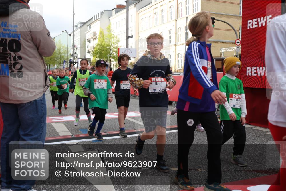 25.04.2026 - Das Zehntel Strokosch-Dieckow http://msf.ph/oto/9623907 25.04.2026 08:56:48 Ziel 1004, 1113, 1131, 1302, 1307, 1316, 1369, 1645, 1649, 1717, 1740, 1828, 1877, 1959, 2078, 2296, 2323, 2463, 2474, 2478, 2594, 2606, 2895, 3002, 3059, 3093, 3196, 3206, 3520, 3526, 3745, 3847, 3891, 3963 meine-sportfotos.de