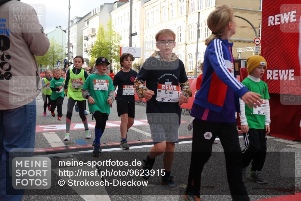 25.04.2026 - Das Zehntel Strokosch-Dieckow http://msf.ph/oto/9623915 25.04.2026 08:56:48 Ziel 1004, 1113, 1131, 1302, 1307, 1316, 1369, 1645, 1649, 1717, 1740, 1828, 1877, 1959, 2078, 2296, 2323, 2463, 2474, 2478, 2594, 2606, 2895, 3002, 3059, 3093, 3196, 3206, 3520, 3526, 3745, 3847, 3891, 3963 meine-sportfotos.de