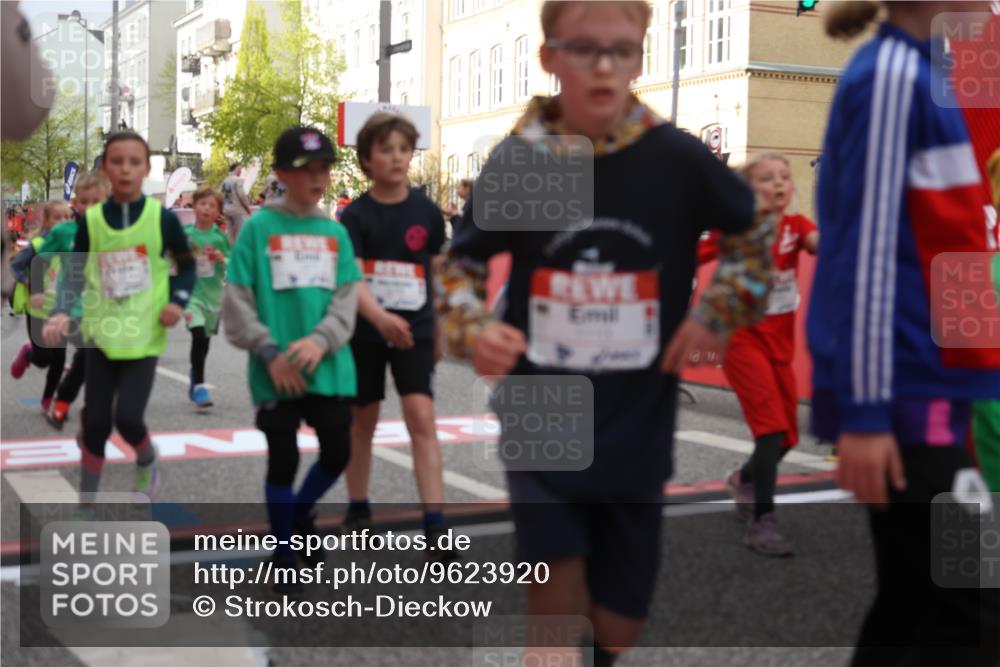25.04.2026 - Das Zehntel Strokosch-Dieckow http://msf.ph/oto/9623920 25.04.2026 08:56:48 Ziel 1004, 1113, 1131, 1302, 1307, 1316, 1369, 1645, 1649, 1717, 1740, 1828, 1877, 1959, 2078, 2296, 2323, 2463, 2474, 2478, 2594, 2606, 2895, 3002, 3059, 3093, 3196, 3206, 3520, 3526, 3745, 3847, 3891, 3963 meine-sportfotos.de