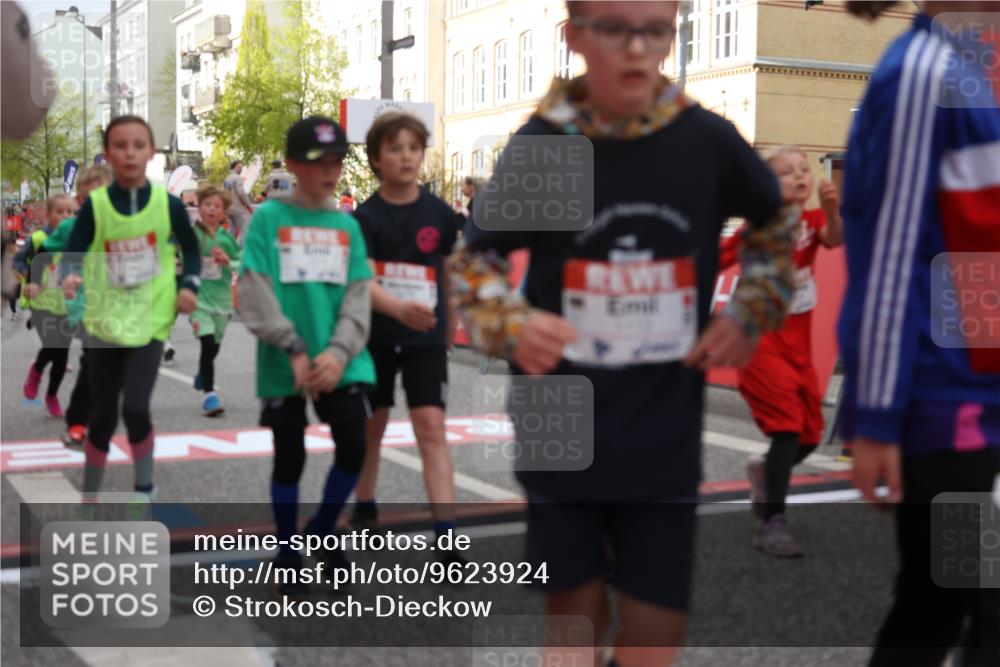 25.04.2026 - Das Zehntel Strokosch-Dieckow http://msf.ph/oto/9623924 25.04.2026 08:56:48 Ziel 1004, 1113, 1131, 1302, 1307, 1316, 1369, 1645, 1649, 1717, 1740, 1828, 1877, 1959, 2078, 2296, 2323, 2463, 2474, 2478, 2594, 2606, 2895, 3002, 3059, 3093, 3196, 3206, 3520, 3526, 3745, 3847, 3891, 3963 meine-sportfotos.de