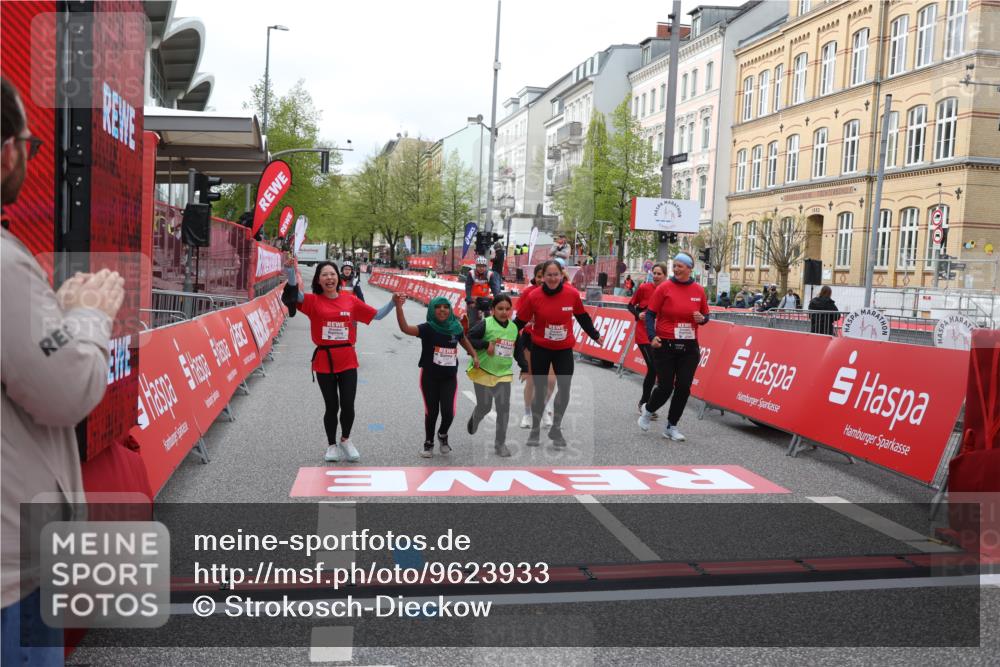 25.04.2026 - Das Zehntel Strokosch-Dieckow http://msf.ph/oto/9623933 25.04.2026 09:15:42 Ziel 1379, 2209 meine-sportfotos.de