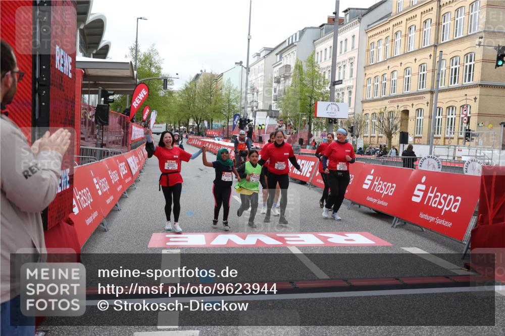 25.04.2026 - Das Zehntel Strokosch-Dieckow http://msf.ph/oto/9623944 25.04.2026 09:15:42 Ziel 1379, 2209 meine-sportfotos.de