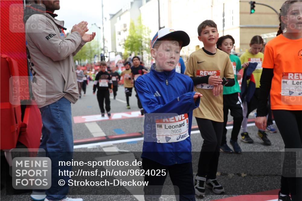 25.04.2026 - Das Zehntel Strokosch-Dieckow http://msf.ph/oto/9624025 25.04.2026 08:56:54 Ziel 1004, 1134, 1307, 1369, 1562, 1567, 2040, 2078, 2217, 2229, 2323, 2463, 2478, 2484, 2606, 2607, 3065, 3093, 3196, 3206, 3610, 3715, 3718, 3722, 3803, 3891, 3950 meine-sportfotos.de