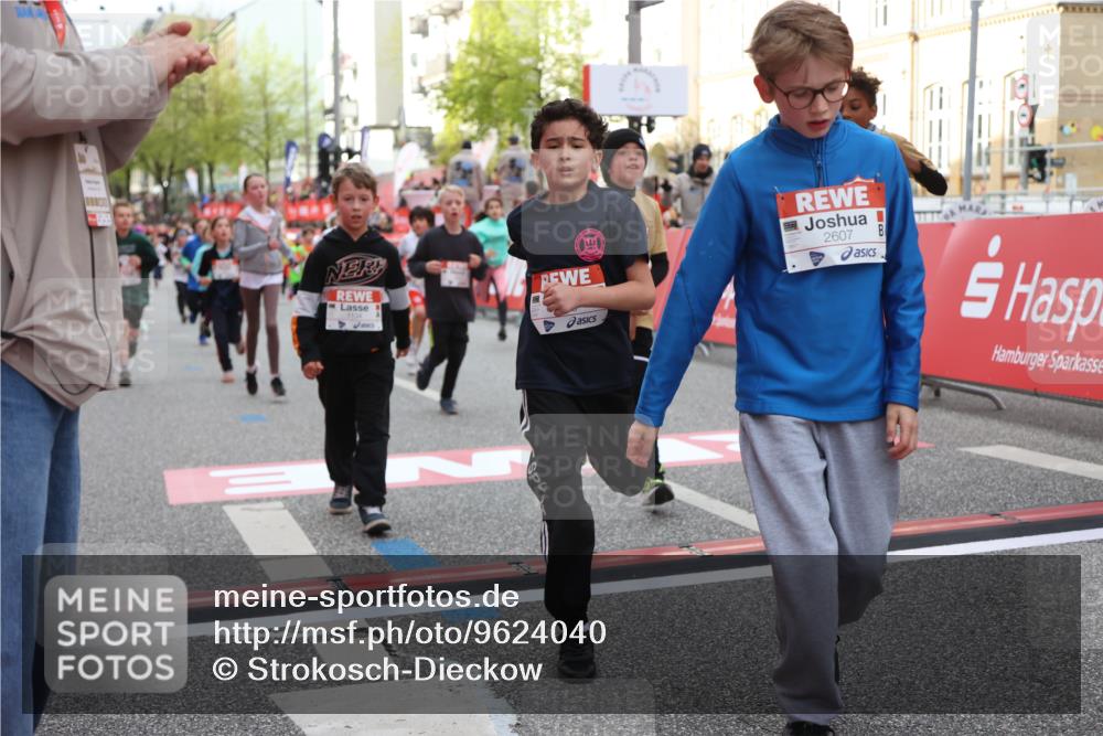 25.04.2026 - Das Zehntel Strokosch-Dieckow http://msf.ph/oto/9624040 25.04.2026 08:56:55 Ziel 1004, 1134, 1307, 1369, 1562, 1567, 2040, 2078, 2217, 2229, 2323, 2484, 2528, 2606, 2607, 2808, 3065, 3093, 3196, 3206, 3465, 3559, 3560, 3610, 3715, 3718, 3722, 3803, 3891, 3950 meine-sportfotos.de