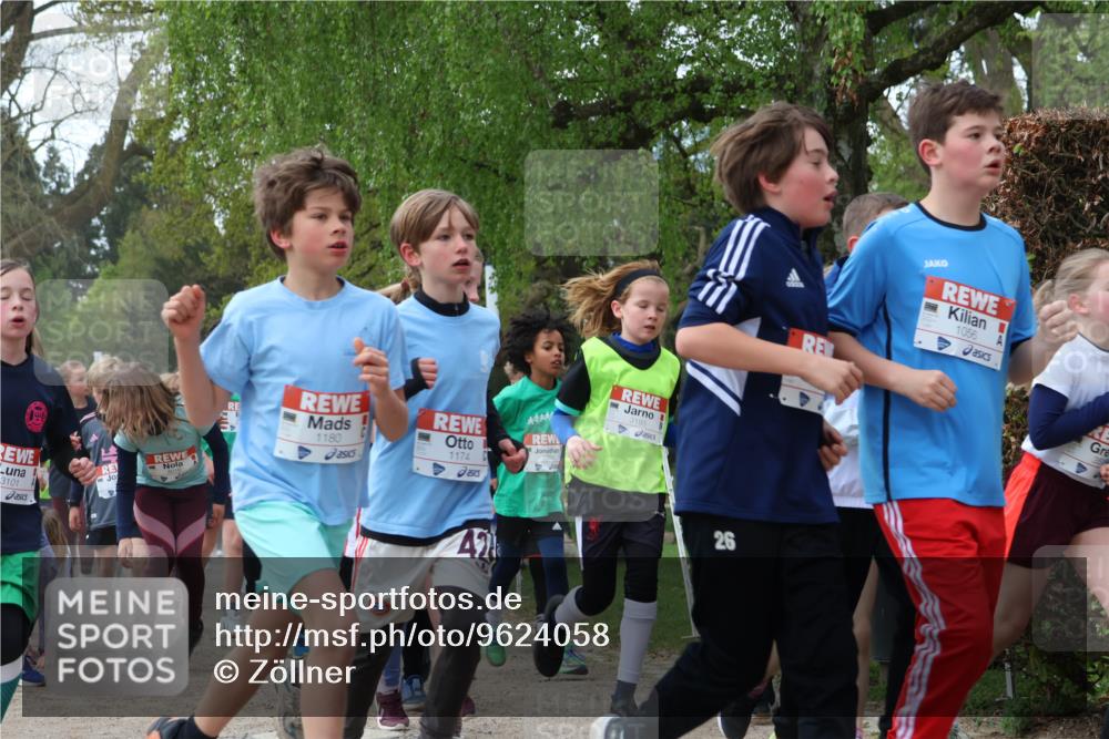 25.04.2026 - Das Zehntel Zöllner http://msf.ph/oto/9624058 25.04.2026 07:42:58 Laufen 3101, 1180, 444, 1174, 3193, 26, 1056 meine-sportfotos.de